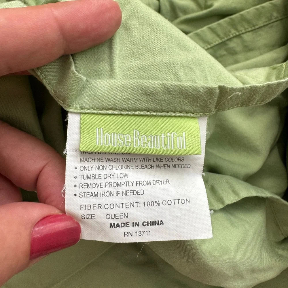 House Beautiful Queen top bed sheet, 100% cotton. Brand new. Sage color